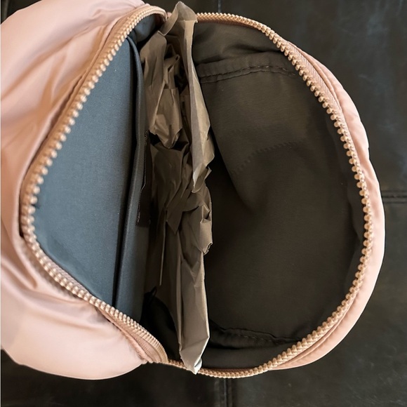 NWT Danskin Lowry small sling backpack - Picture 5 of 7